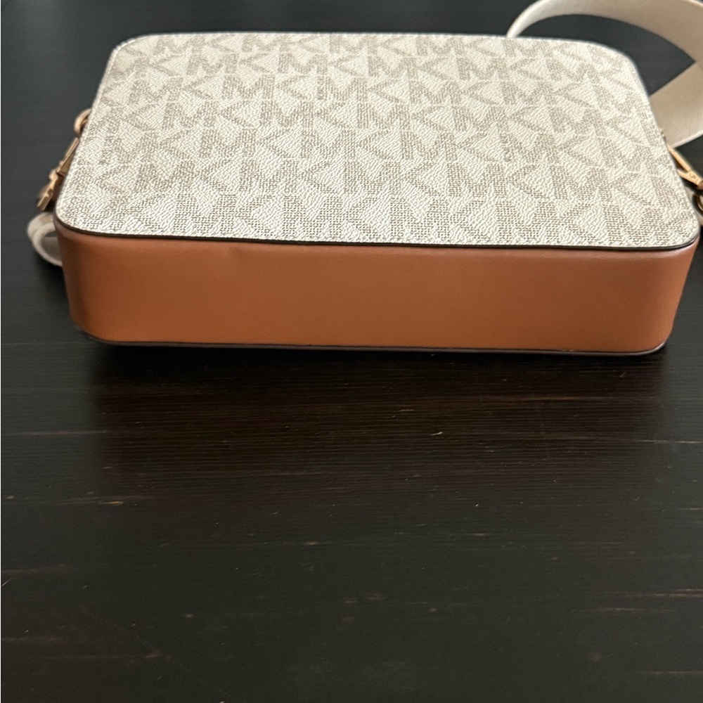 Michael Kors Cream Logo Crossbody with Gold Hardware - Picture 5 of 8